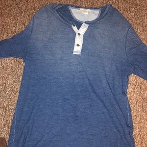 Long sleeve quarter button